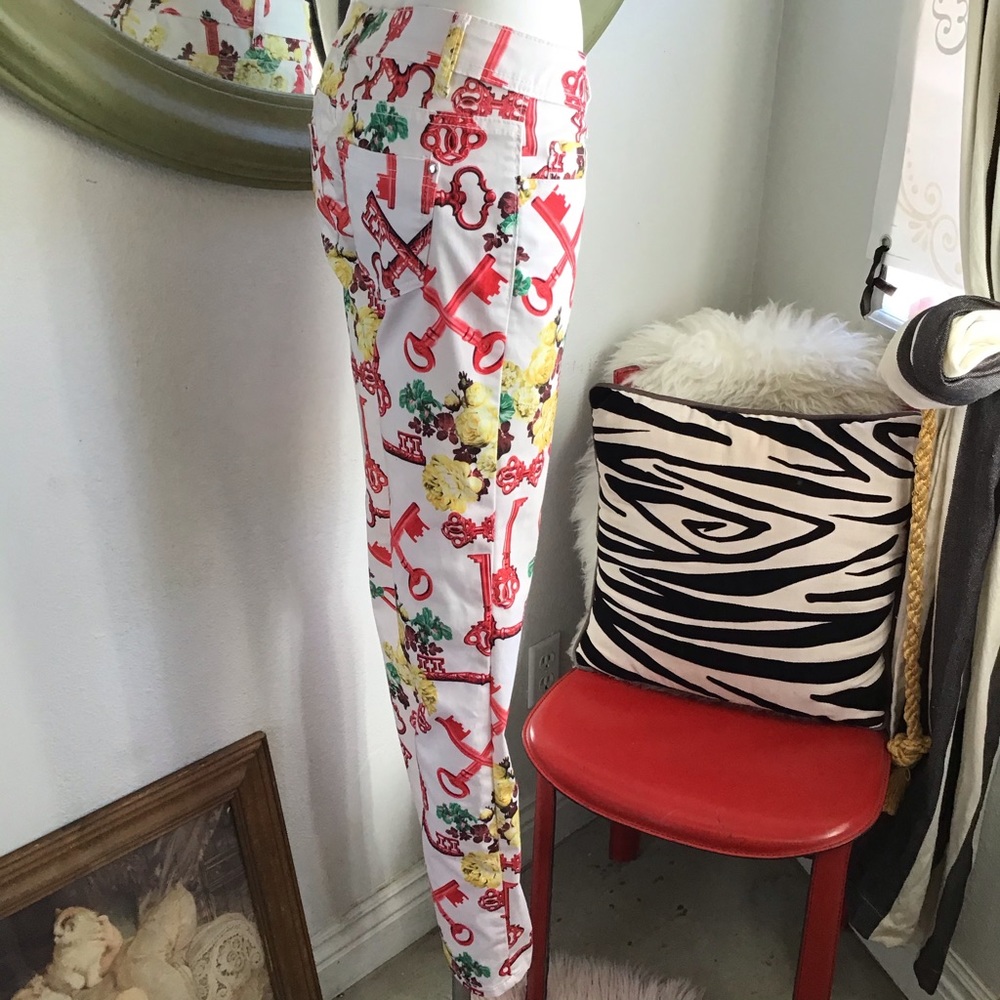 Azadeh Cool Skinny Jeans - Picture 2 of 7